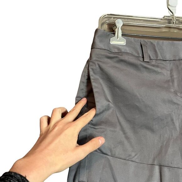 Express grey shorts. Size 2 - Picture 8 of 9